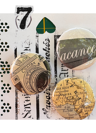 Savoirs Arrachés — Lot de 3 badges upcyclés de vieux livres (32 mm)