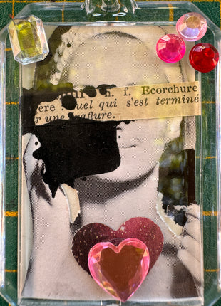 Porte-clé collage original n°4 — Ecorchure, éraflure,  Pièce unique 3 × 5 cm