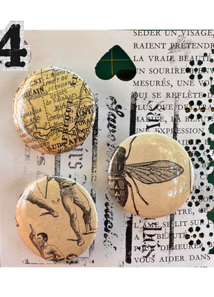 Savoirs Arrachés — Lot de 3 badges upcyclés de vieux livres (32 mm)