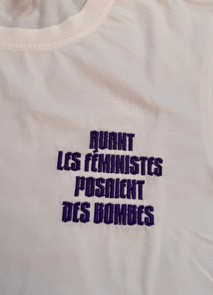 T-Shirt Manche Courte Unisexe Avant les féministes posaient des bombes Fabriqué au Portugal